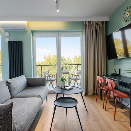 Queen Size Bed - Apartament Obok Manufaktury W Centrum Lodzi - Parking Gratis!!! المظهر الخارجي الصورة