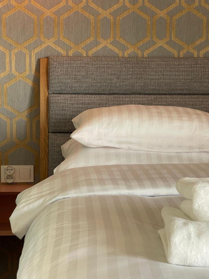 Queen Size Bed - Apartament Obok Manufaktury W Centrum Lodzi - Parking Gratis!!! المظهر الخارجي الصورة
