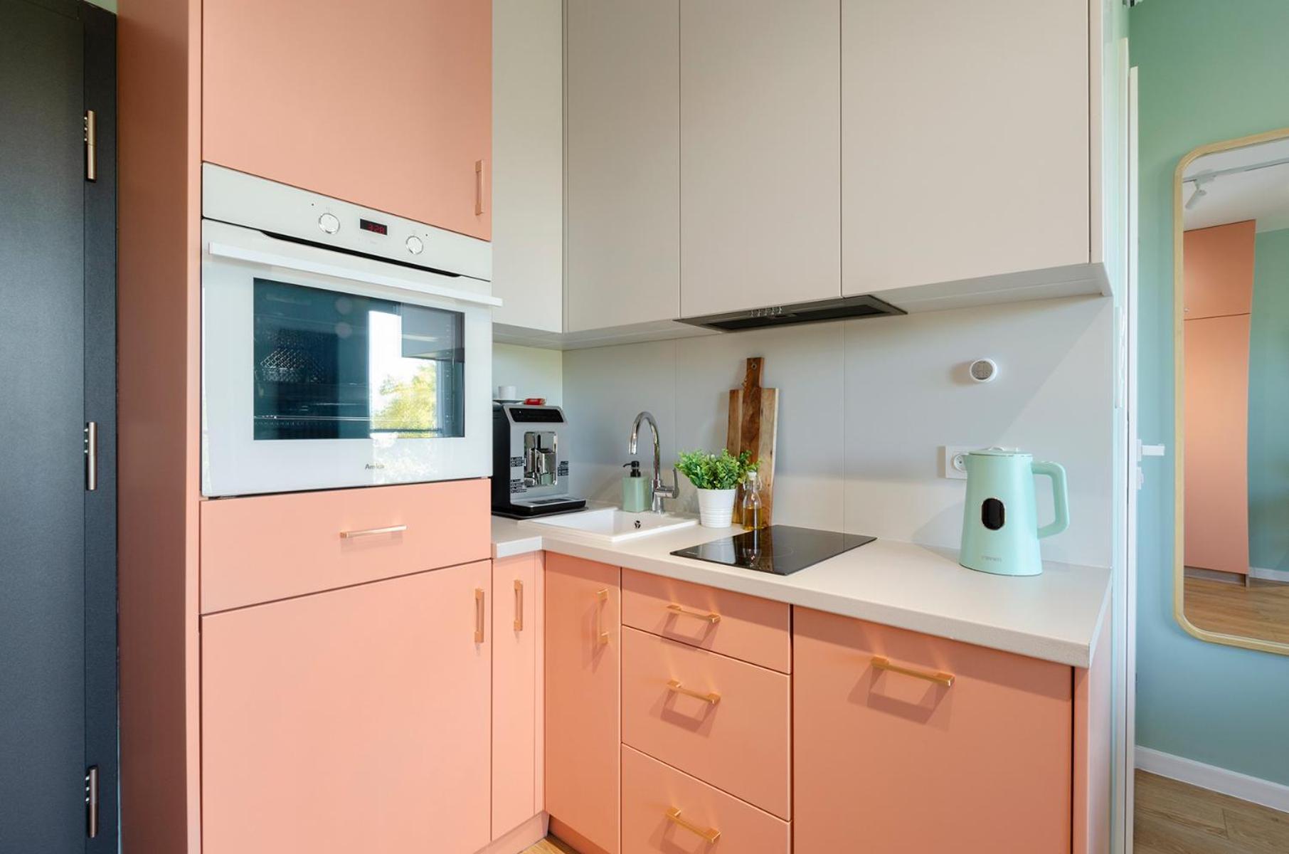 Queen Size Bed - Apartament Obok Manufaktury W Centrum Lodzi - Parking Gratis!!! المظهر الخارجي الصورة