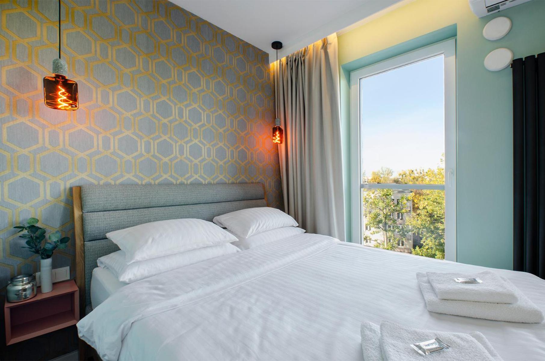 Queen Size Bed - Apartament Obok Manufaktury W Centrum Lodzi - Parking Gratis!!! المظهر الخارجي الصورة