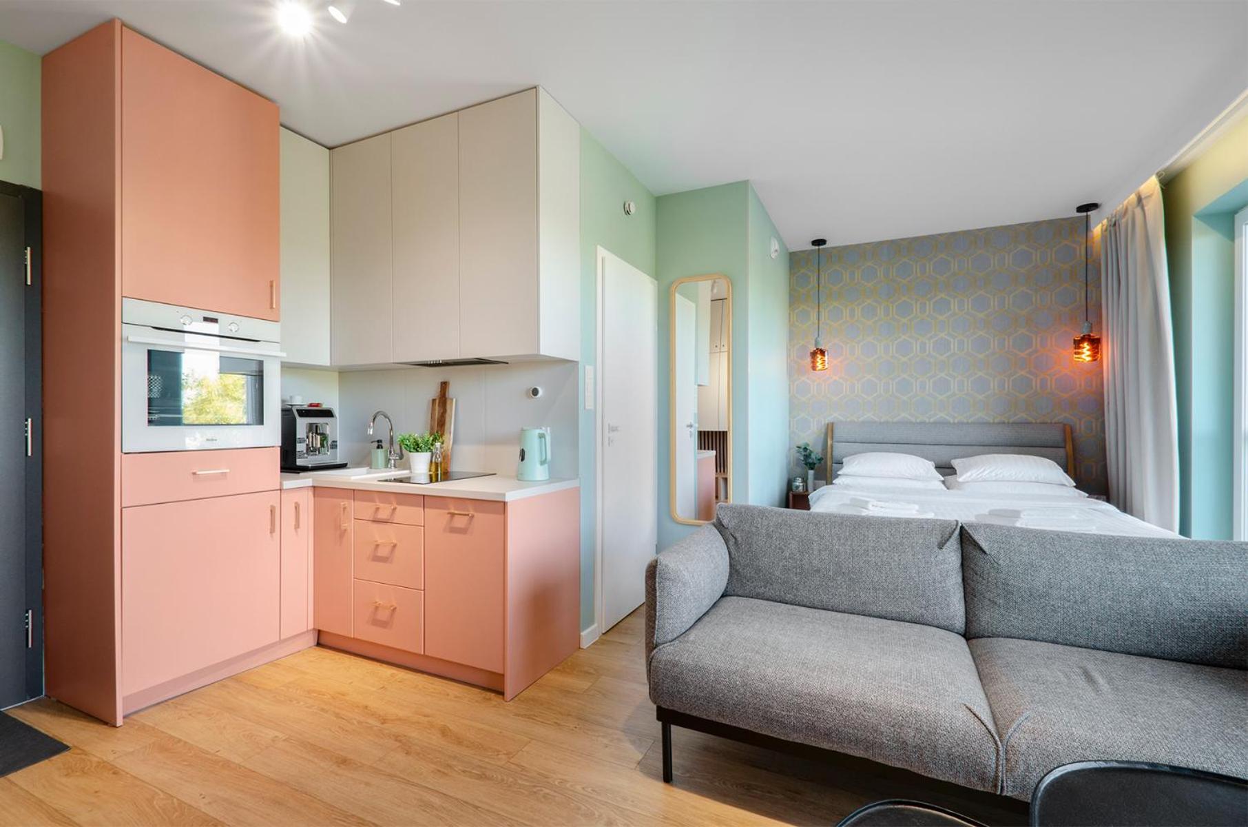 Queen Size Bed - Apartament Obok Manufaktury W Centrum Lodzi - Parking Gratis!!! المظهر الخارجي الصورة
